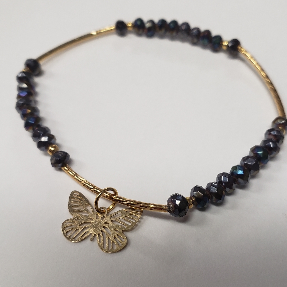 Bracelet, stackable dainty butterfly detail. Single bracelet - Picture 4 of 6